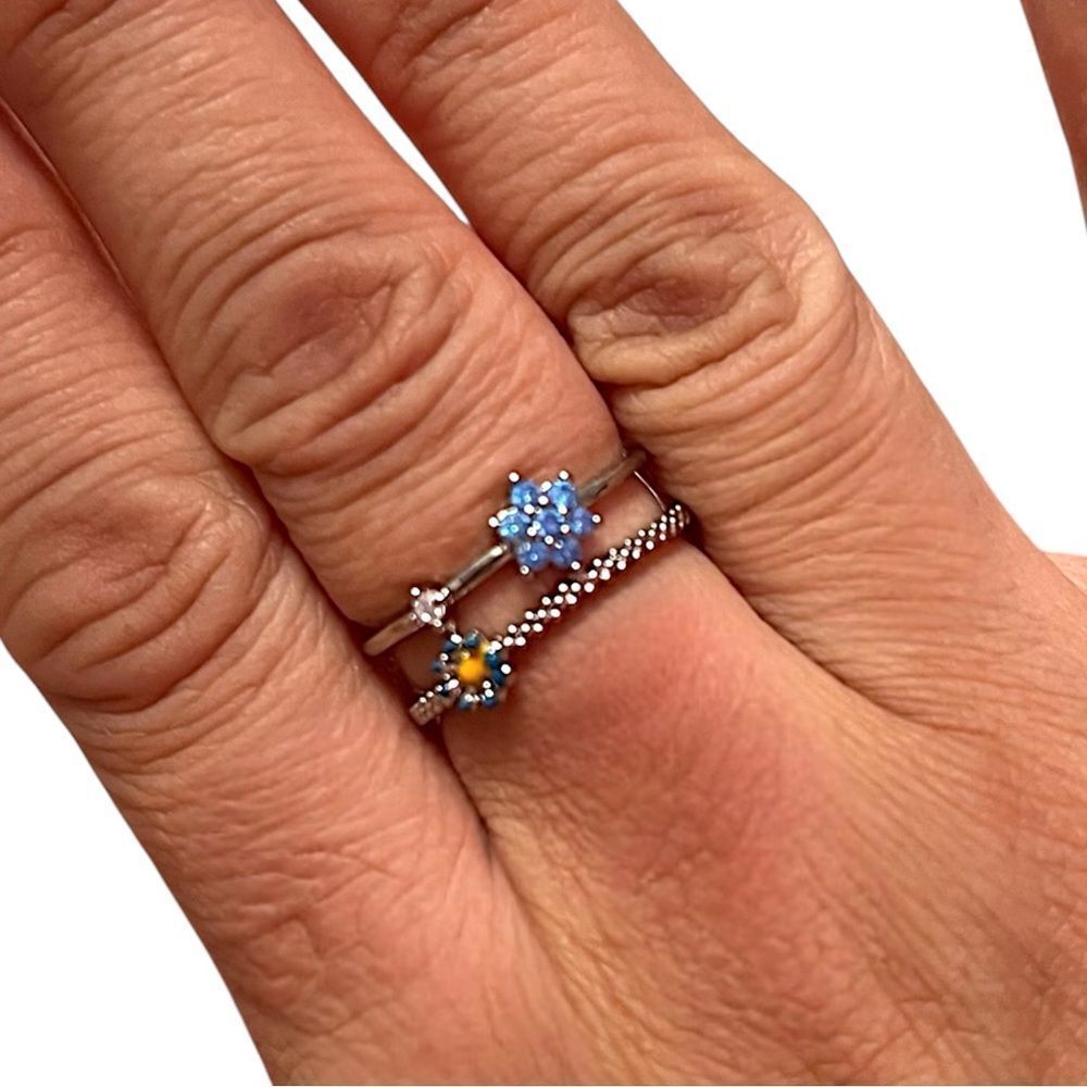 Fun Blue Cubic Zirconia Flower Silver Tone Open Ring Size 8